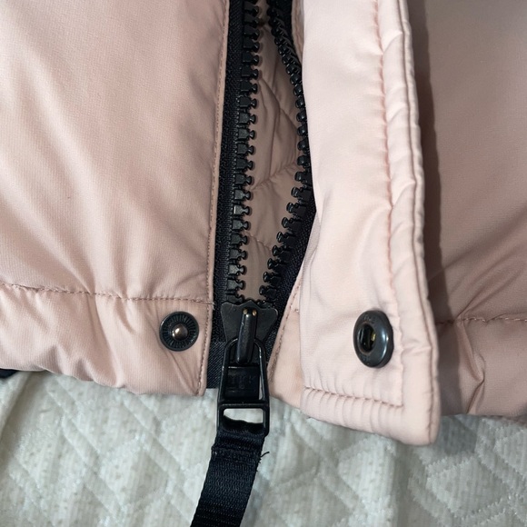 ❌SOLD❌Aritzia Super Puff Shorty - Picture 4 of 6